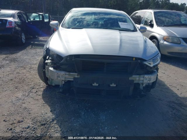 3FA6P0HD0HR161611 Ford FUSION SE