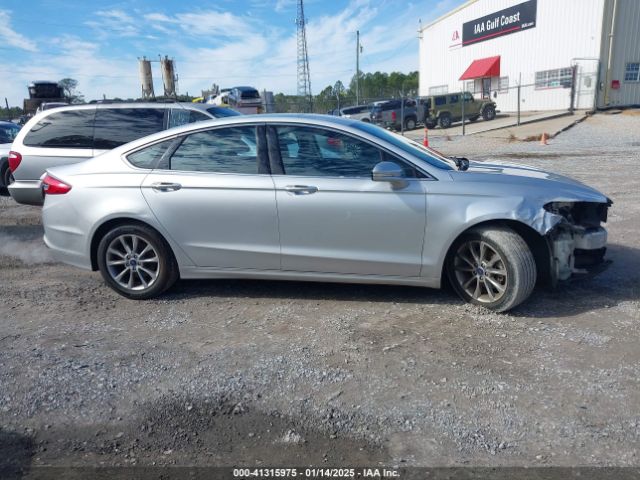 3FA6P0HD0HR161611 Ford FUSION SE