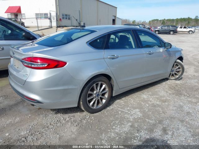 3FA6P0HD0HR161611 Ford FUSION SE