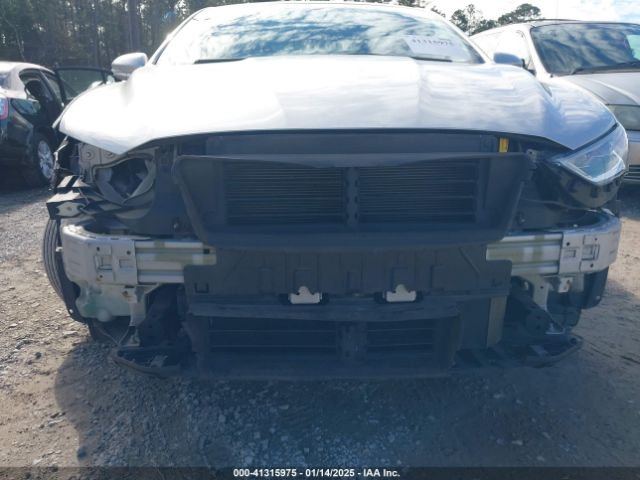 3FA6P0HD0HR161611 Ford FUSION SE
