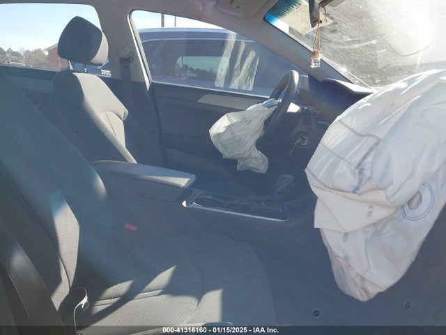 5NPE24AF7JH667517 Hyundai SONATA SE