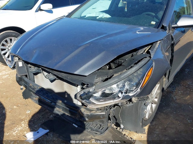 5NPE24AF7JH667517 Hyundai SONATA SE