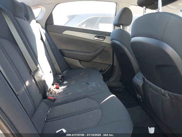 5NPE24AF7JH667517 Hyundai SONATA SE