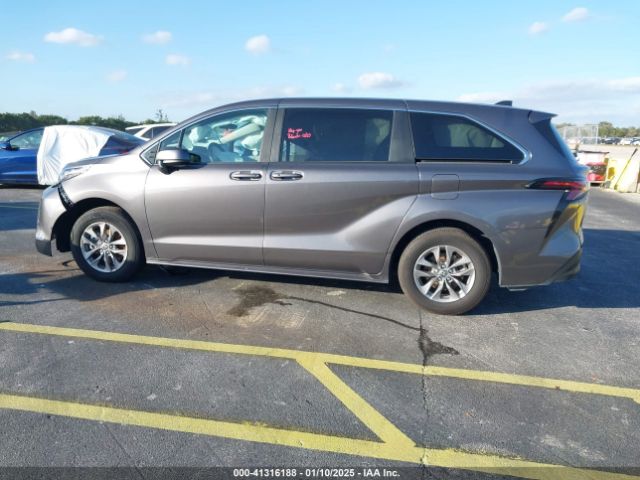 5TDKRKEC1RS212929 Toyota SIENNA LE