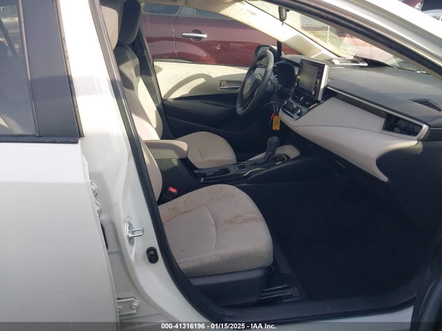 JTDEPRAE6LJ063599 Toyota COROLLA LE