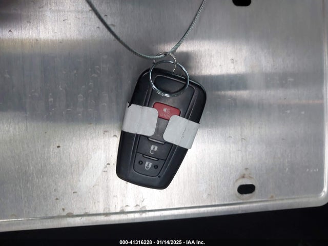 2T3W1RFV5MW141839 Toyota Rav4 Xle