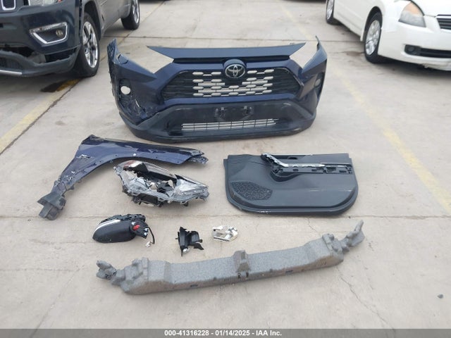 2T3W1RFV5MW141839 Toyota Rav4 Xle