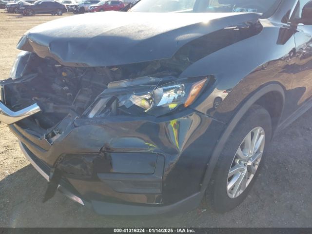 5N1AT2MV9JC816987 Nissan ROGUE SV