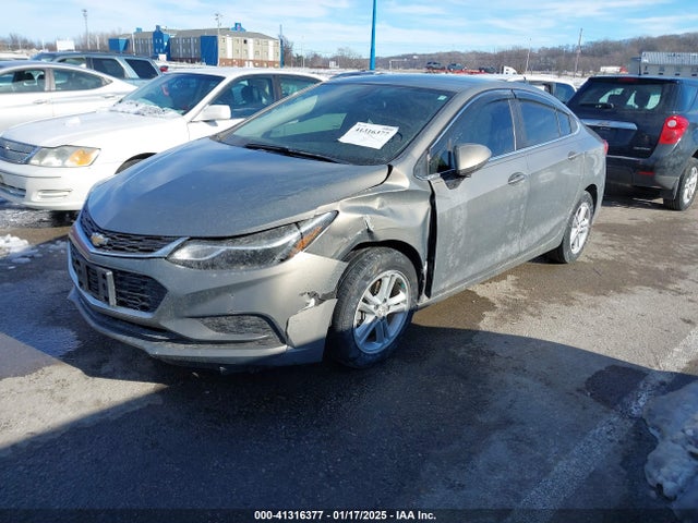 Chevrolet Cruze Lt Auto 2018 1G1BE5SM6J7205007 Image 2