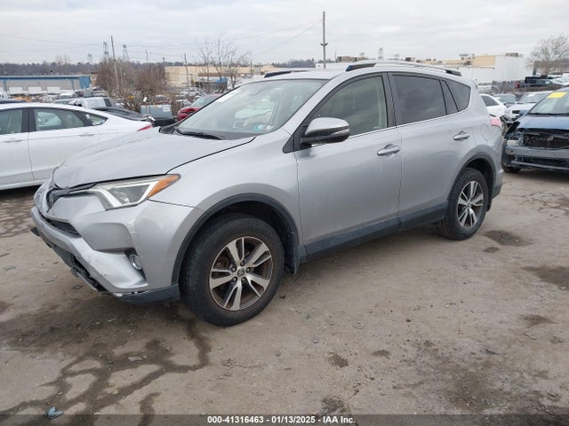 JTMRFREV3JJ223093 Toyota Rav4 Adventure/xle
