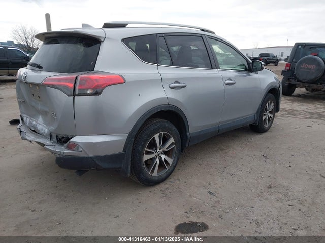 JTMRFREV3JJ223093 Toyota Rav4 Adventure/xle