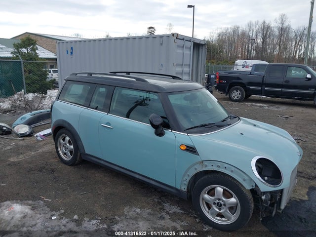 2011 MINI COOPER CLUBMAN WMWZF3C51BT187925 Photo 0