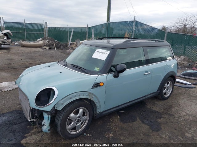 2011 MINI COOPER CLUBMAN WMWZF3C51BT187925 Photo 1