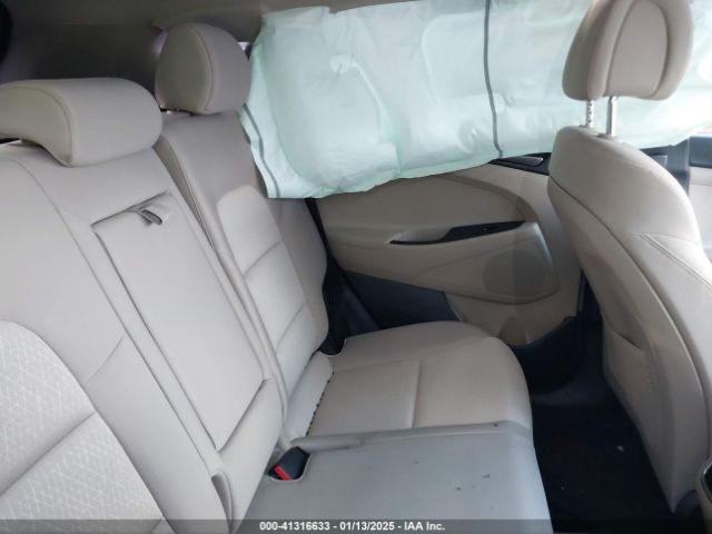 KM8J3CA28JU623885 Hyundai Tucson Value