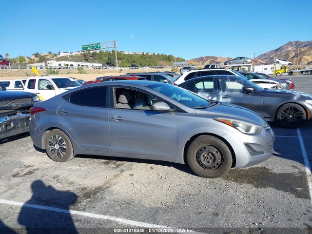 Hyundai ELANTRA SE 2016 5NPDH4AE5GH731645 Image 13