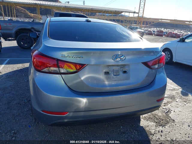 Hyundai ELANTRA SE 2016 5NPDH4AE5GH731645 Image 16