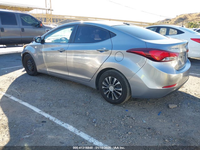 Hyundai ELANTRA SE 2016 5NPDH4AE5GH731645 Image 3