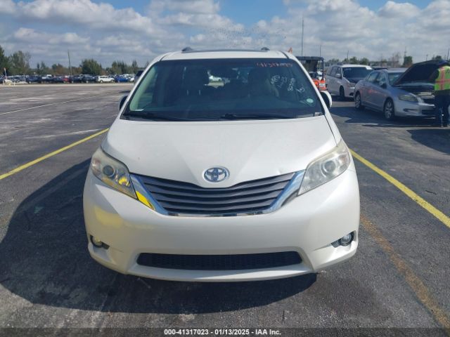 5TDYZ3DC4HS823084 Toyota Sienna Xle 8 Passenger