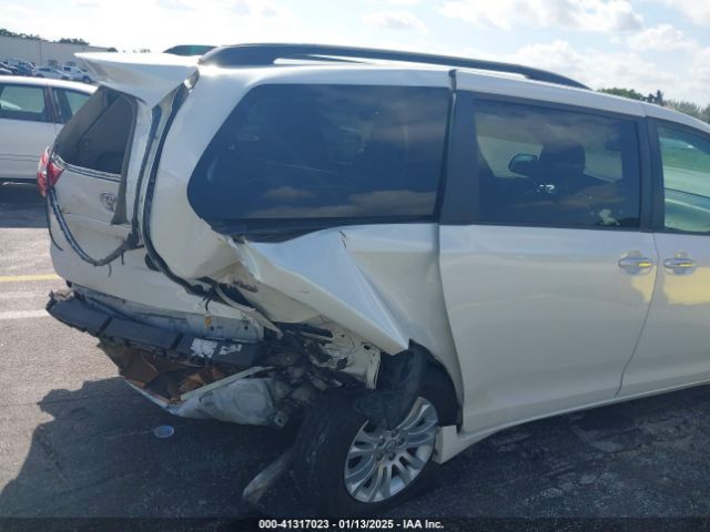 5TDYZ3DC4HS823084 Toyota Sienna Xle 8 Passenger