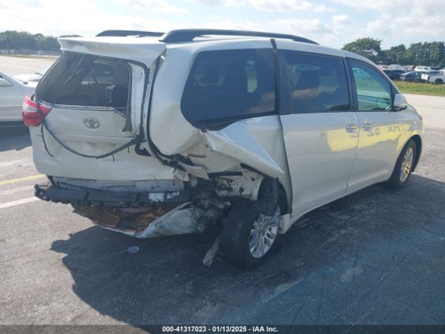5TDYZ3DC4HS823084 Toyota Sienna Xle 8 Passenger