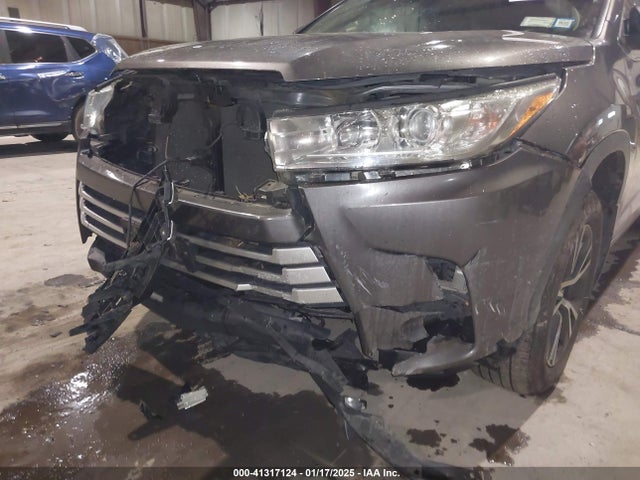 5TDBZRFH9HS449976 Toyota Highlander Le