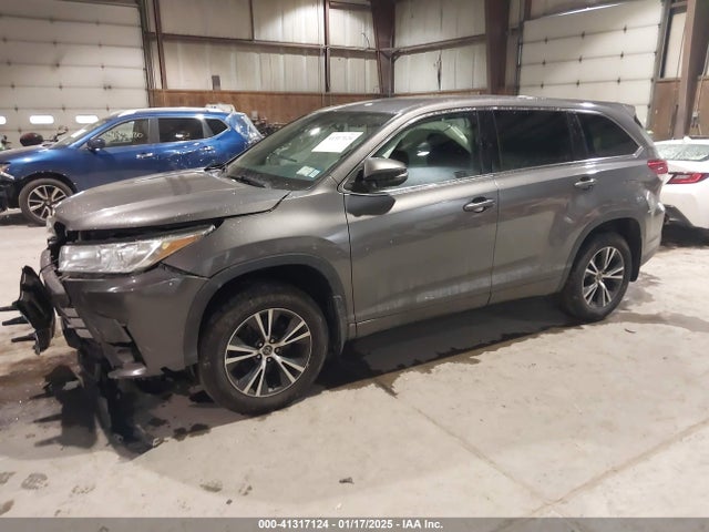 5TDBZRFH9HS449976 Toyota Highlander Le