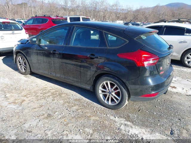 Ford FOCUS SE 2017 1FADP3K29HL290770 Image 3