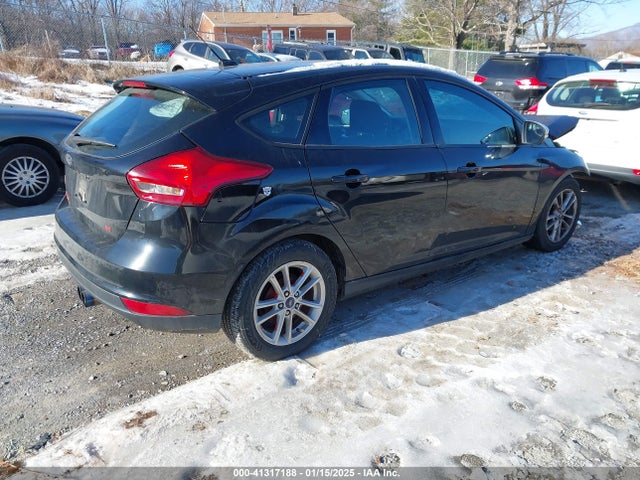 Ford FOCUS SE 2017 1FADP3K29HL290770 Image 4