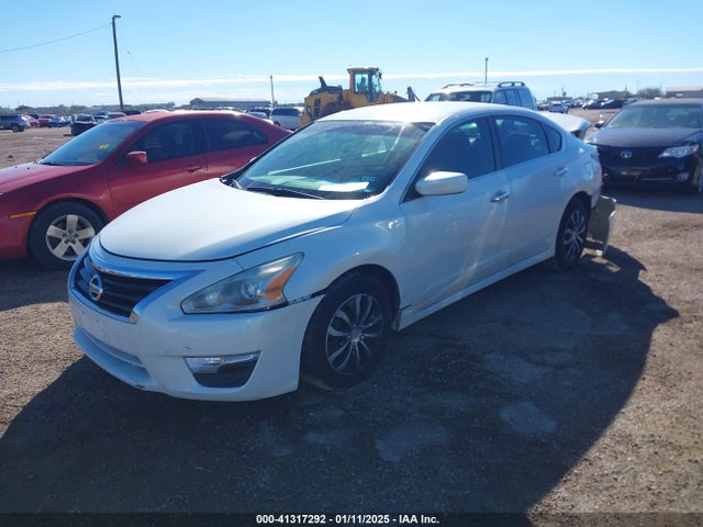 Nissan Altima 2.5 S 2014 1N4AL3AP6EN225807 Image 2