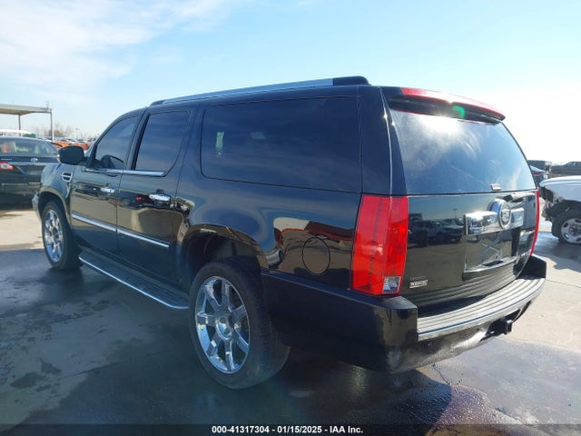 2011 CADILLAC ESCALADE ESV 1GYS3HEF1BR373097 Photo 2