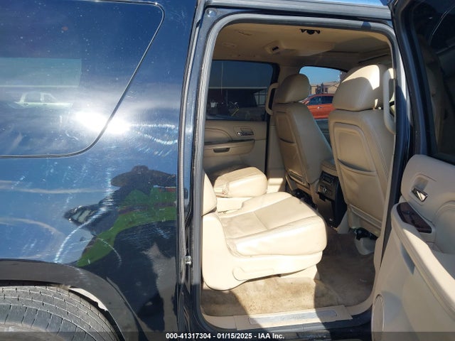 2011 CADILLAC ESCALADE ESV 1GYS3HEF1BR373097 Photo 7