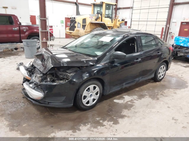 Ford Focus 2018 1FADP3E20JL322331 Image 2