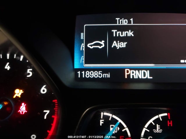 Ford Focus 2018 1FADP3E20JL322331 Image 7
