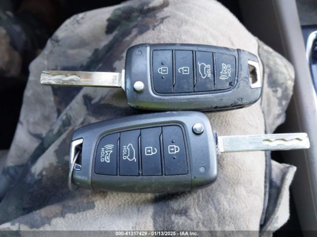 5NMS2CAD4KH089712 Hyundai Santa Fe Se