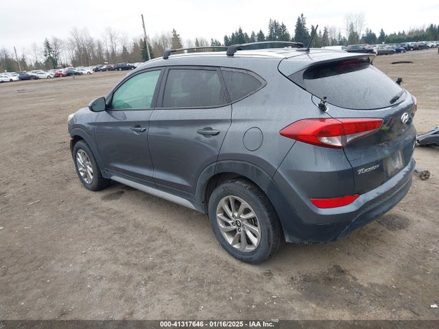 KM8J3CA49HU592142 Hyundai TUCSON SE