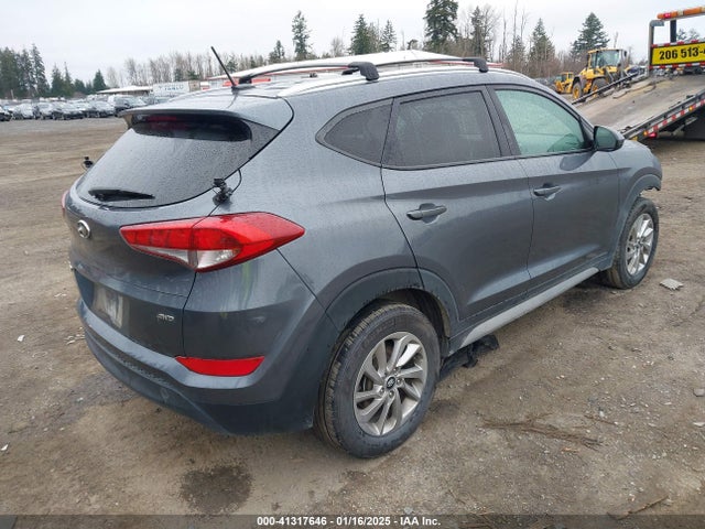 KM8J3CA49HU592142 Hyundai TUCSON SE