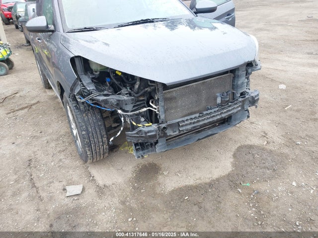 KM8J3CA49HU592142 Hyundai TUCSON SE