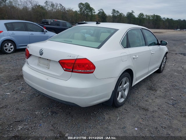 2013 Volkswagen Passat 2.0l Tdi Se მანქანა იყიდება აუქციონზე, vin: 1VWBN7A33DC141142, აუქციონის ნომერი: 41317700