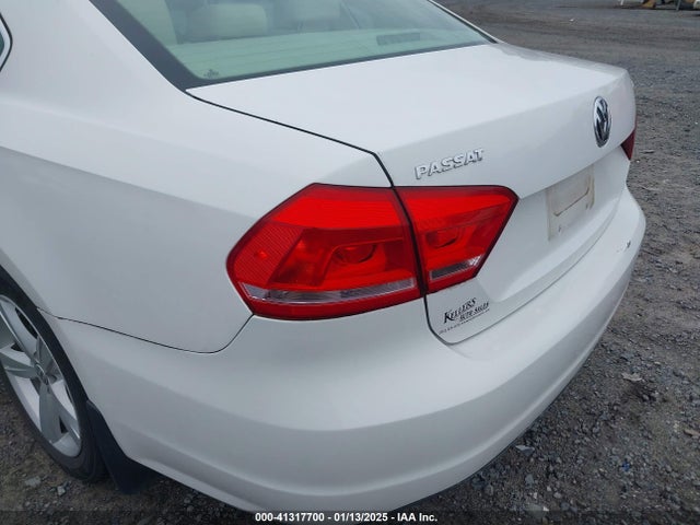 2013 Volkswagen Passat 2.0l Tdi Se მანქანა იყიდება აუქციონზე, vin: 1VWBN7A33DC141142, აუქციონის ნომერი: 41317700