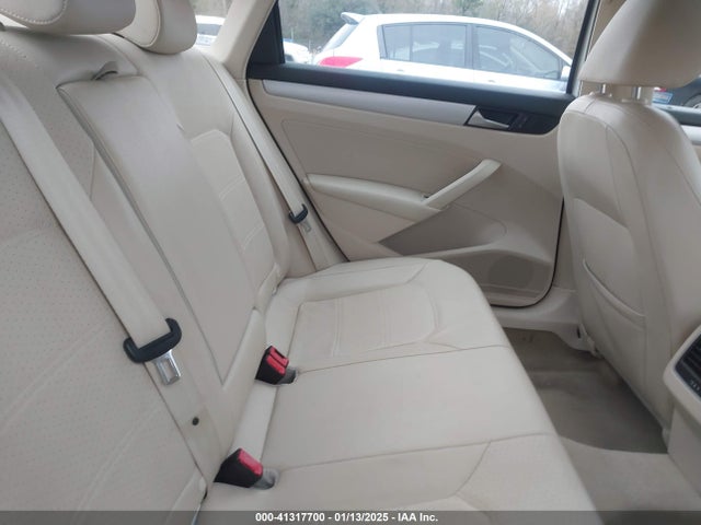 2013 Volkswagen Passat 2.0l Tdi Se მანქანა იყიდება აუქციონზე, vin: 1VWBN7A33DC141142, აუქციონის ნომერი: 41317700