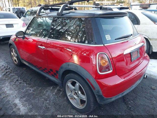 2010 MINI COOPER WMWMF3C50ATU79512 Photo 2