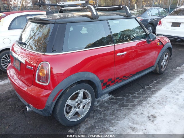 2010 MINI COOPER WMWMF3C50ATU79512 Photo 3