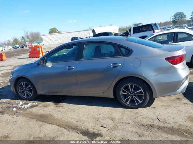 3KPF24AD5PE558411 KIA Forte Lxs