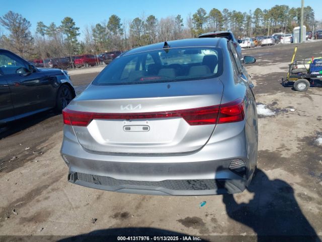3KPF24AD5PE558411 KIA Forte Lxs