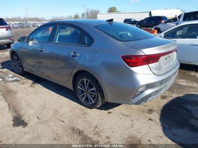 3KPF24AD5PE558411 KIA Forte Lxs