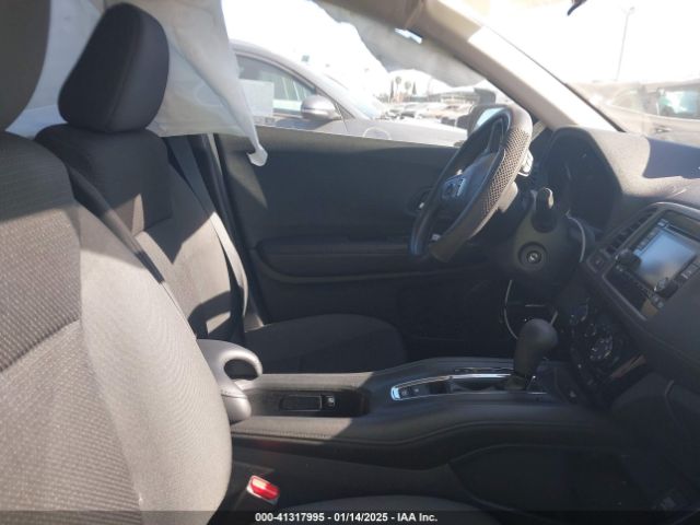 3CZRU5H3XNM745215 Honda HR-V LX