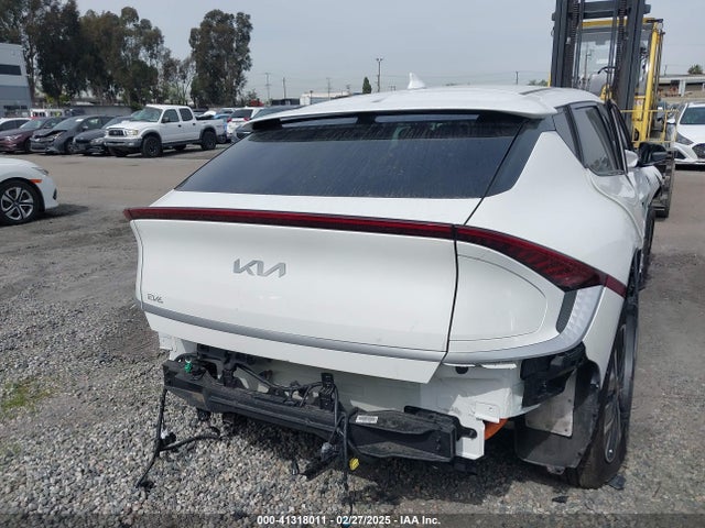 KIA EV6 LIGHT 2023 KNDC34LB1P5608728 Image 17