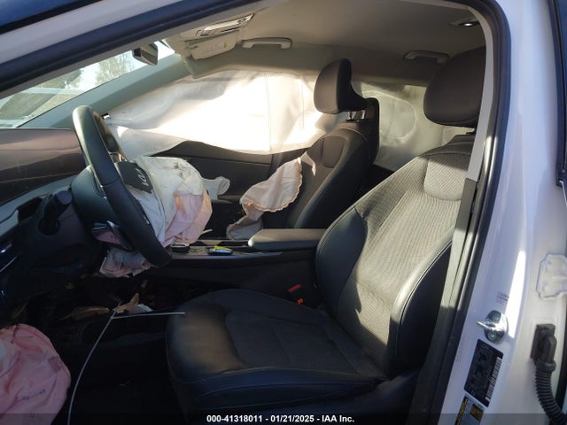 KIA EV6 LIGHT 2023 KNDC34LB1P5608728 Image 21