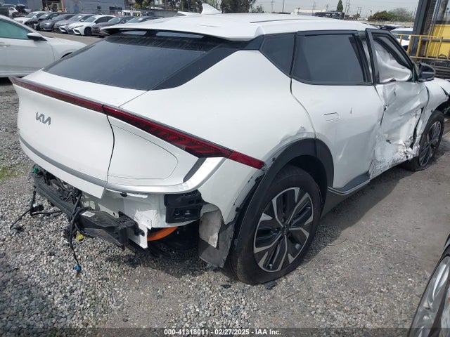 KIA EV6 LIGHT 2023 KNDC34LB1P5608728 Image 4