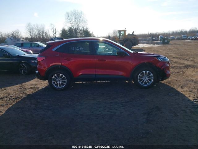 1FMCU0G69NUC00351 Ford ESCAPE SE